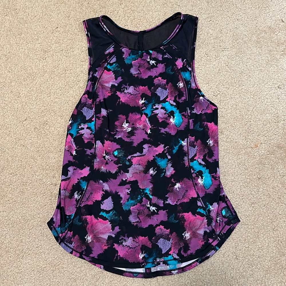 EUC Lululemon tank size 6